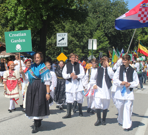 Croatian Garden in Parade of Flags at One World Day